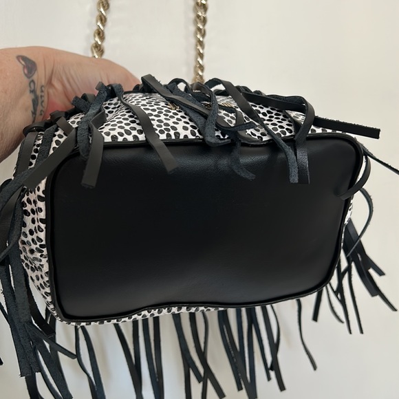 🎈FINAL PRICE🎈JUST CAVALLI Black & White Spotted Leather Bag with Black Fringe - Picture 6 of 14